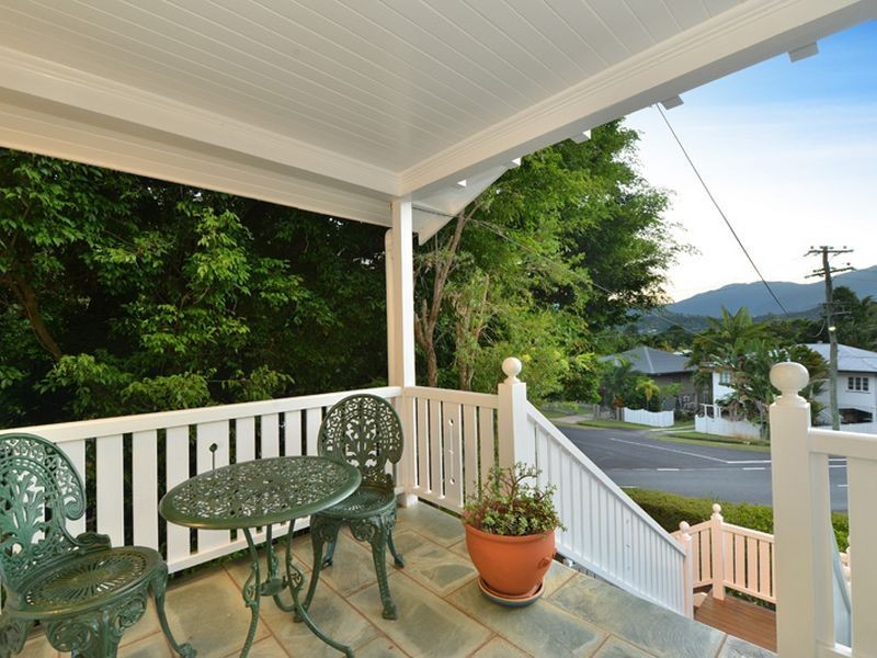 31 Bellevue Crescent, Edge Hill QLD 4870