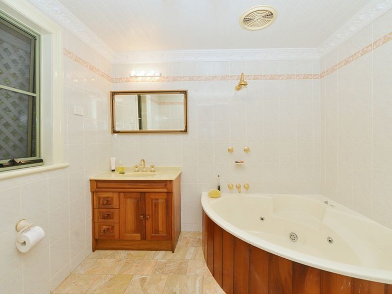 31 Bellevue Crescent, Edge Hill QLD 4870