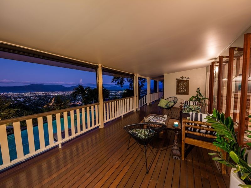 8 Oceanview Place (City View), Mooroobool QLD 4870