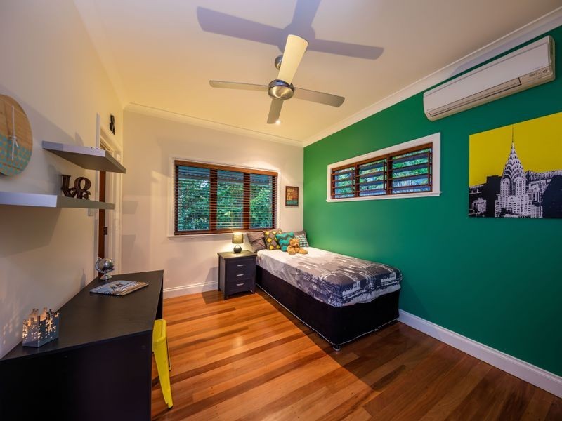 8 Oceanview Place (City View), Mooroobool QLD 4870