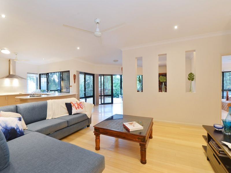 6 Grace Close, Whitfield QLD 4870