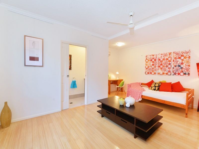 6 Grace Close, Whitfield QLD 4870