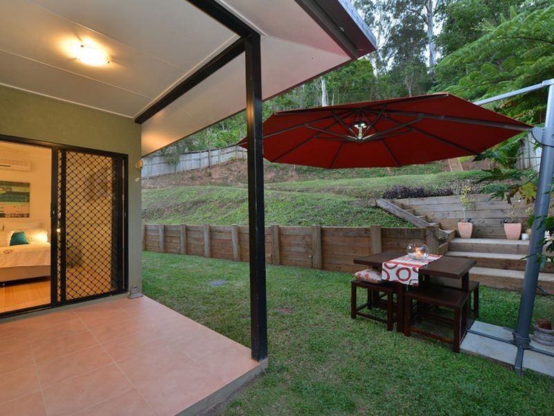 6 Grace Close, Whitfield QLD 4870
