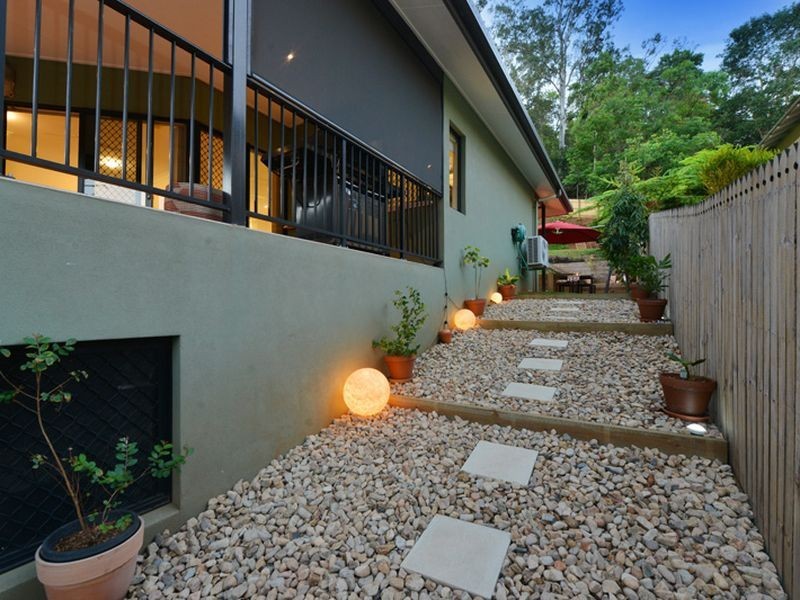 6 Grace Close, Whitfield QLD 4870