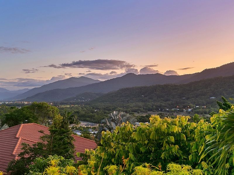 33 Lookout Terrace, Trinity Beach QLD 4879