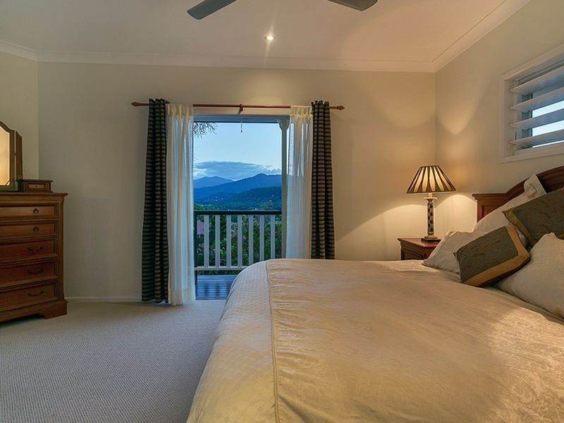 33 Lookout Terrace, Trinity Beach QLD 4879