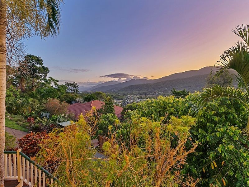 33 Lookout Terrace, Trinity Beach QLD 4879