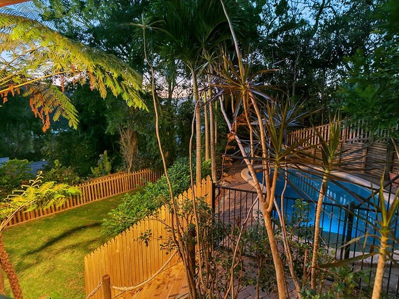 33 Lookout Terrace, Trinity Beach QLD 4879