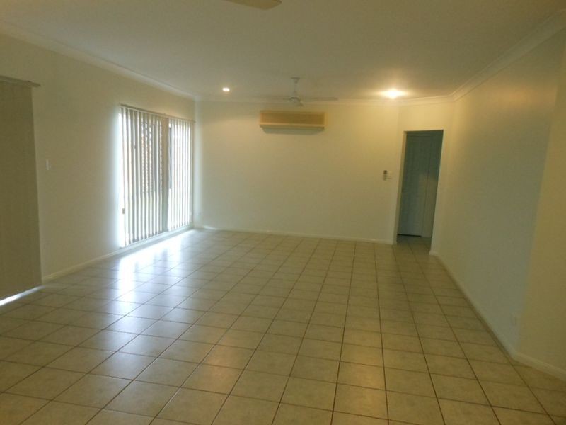 4 Colonial Close, Redlynch QLD 4870