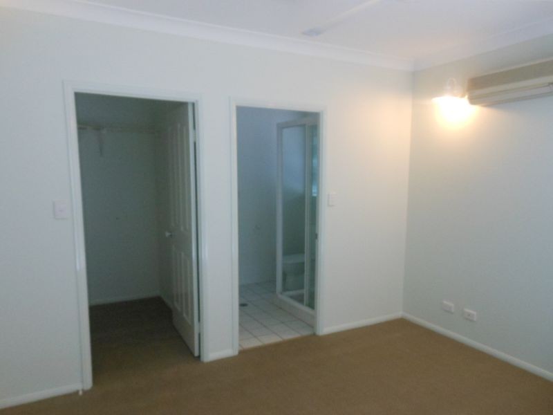 4 Colonial Close, Redlynch QLD 4870