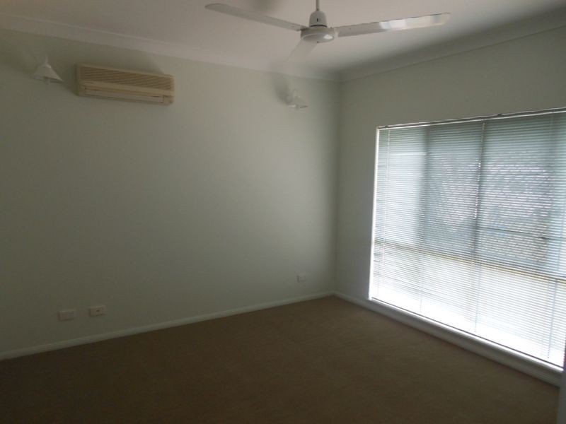 4 Colonial Close, Redlynch QLD 4870