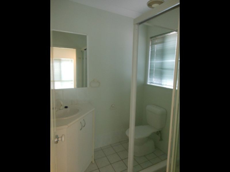 4 Colonial Close, Redlynch QLD 4870