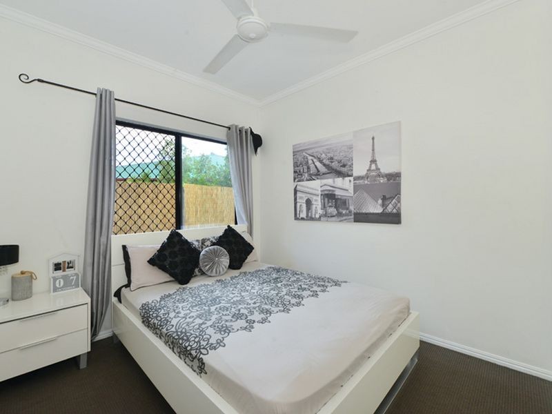10 Acmena Close, Redlynch QLD 4870