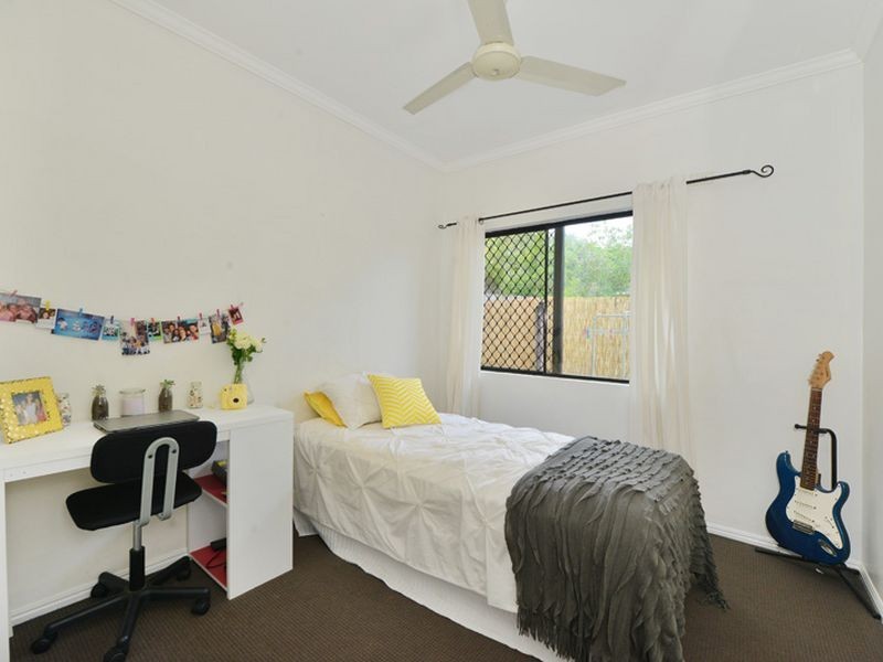 10 Acmena Close, Redlynch QLD 4870
