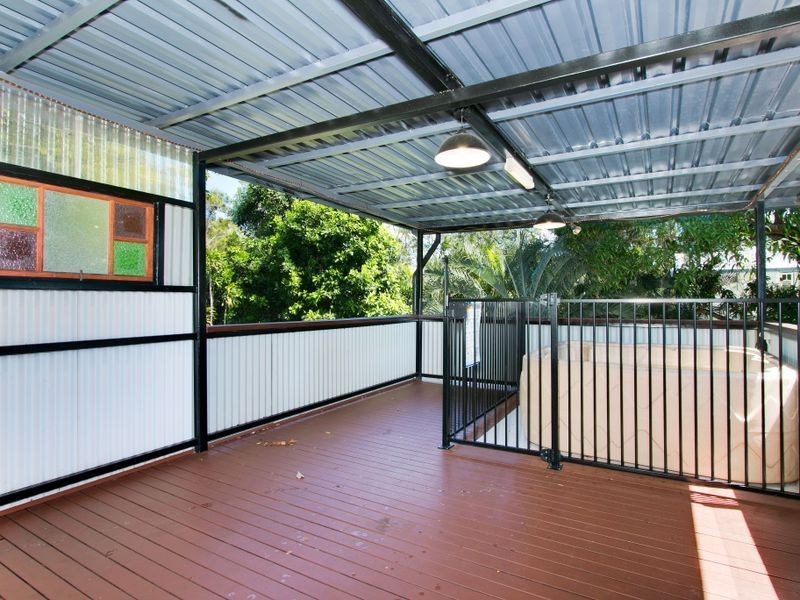 23 Christensen Street, Machans Beach QLD 4878