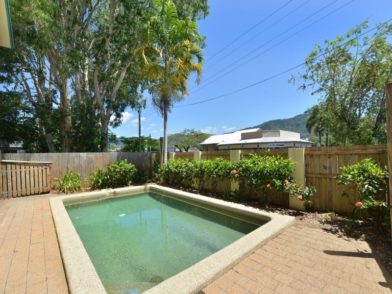 1/12 Mayers Street, Manunda QLD 4870