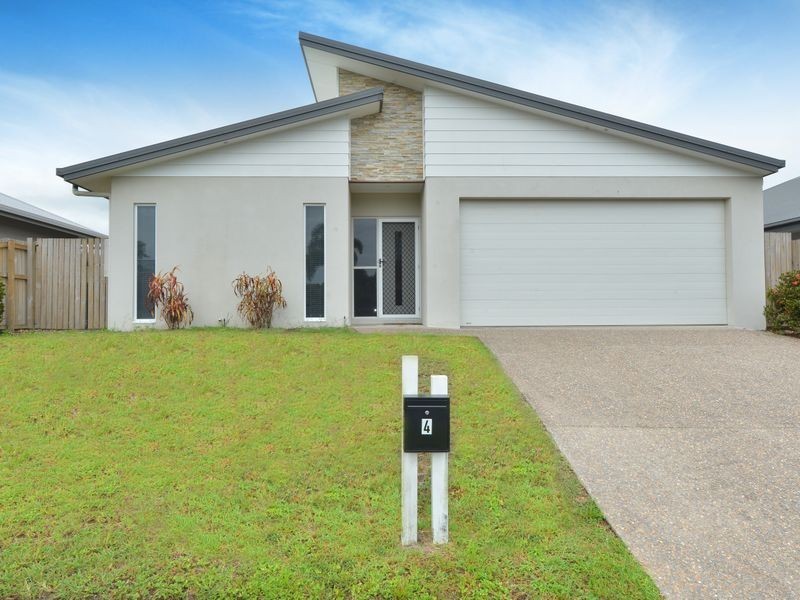 4 Moojeeba Way, Trinity Park QLD 4879