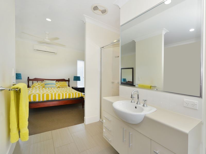 4 Moojeeba Way, Trinity Park QLD 4879