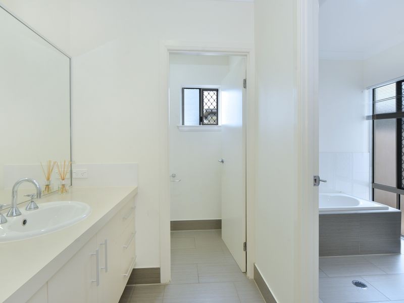 4 Moojeeba Way, Trinity Park QLD 4879
