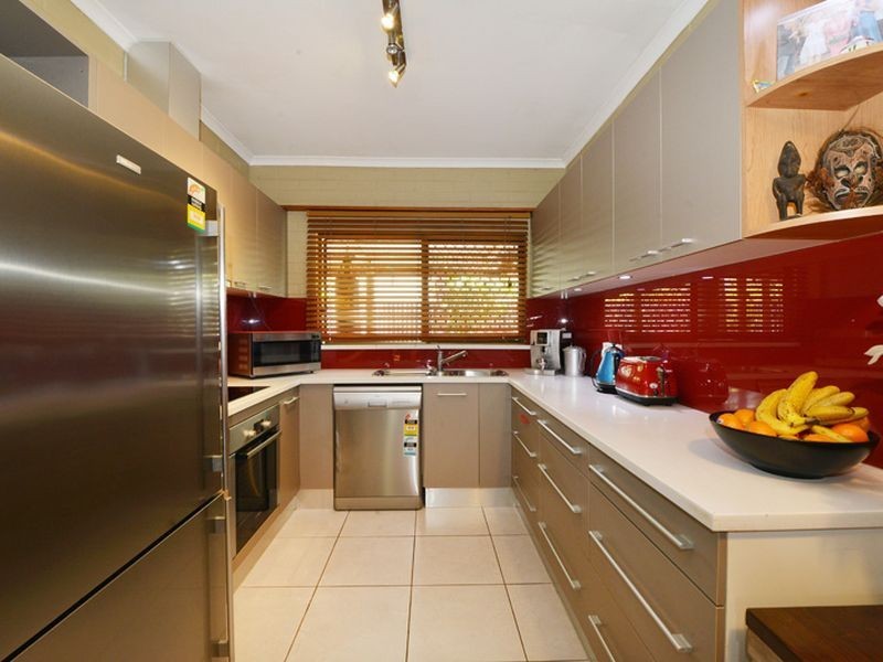 2 Holden Close, Whitfield QLD 4870