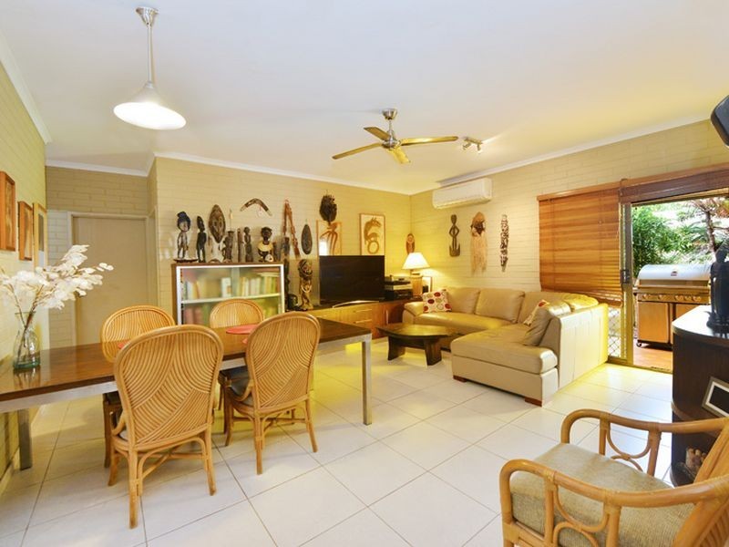 2 Holden Close, Whitfield QLD 4870