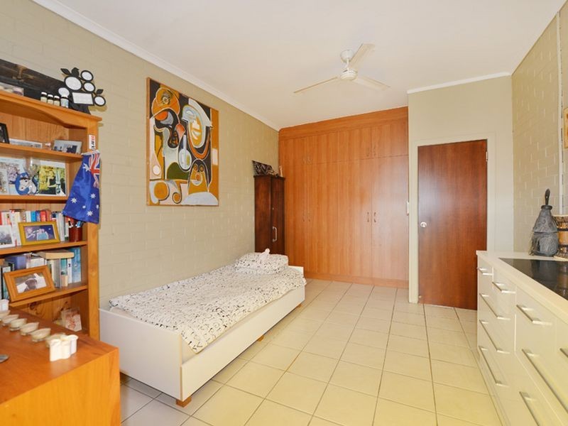 2 Holden Close, Whitfield QLD 4870