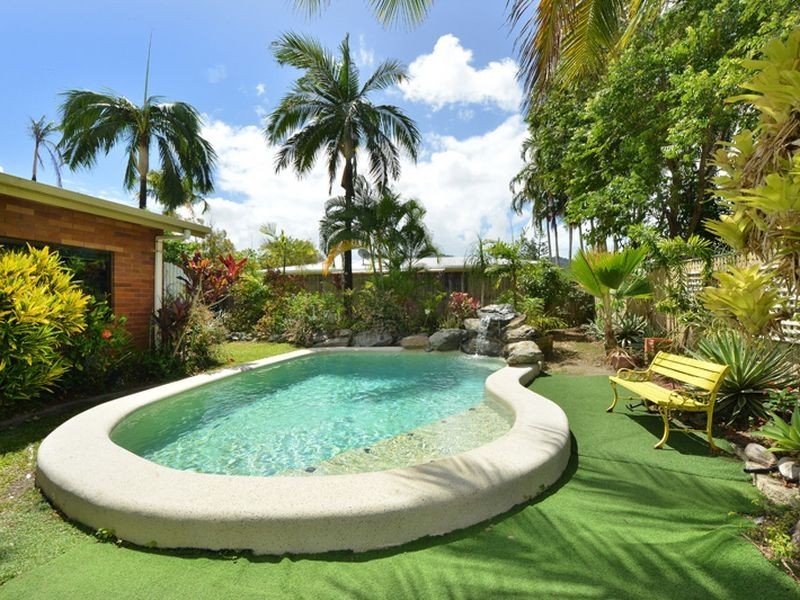 2 Holden Close, Whitfield QLD 4870