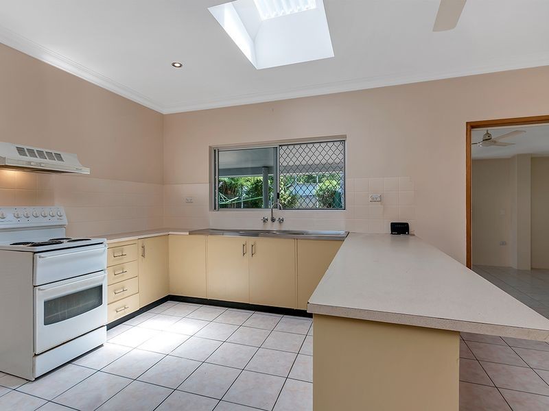 7 County Close, Smithfield QLD 4878