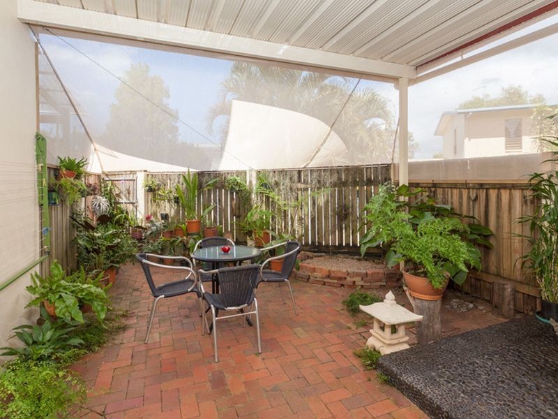 2/21 Mimosa Street, Holloways Beach QLD 4878