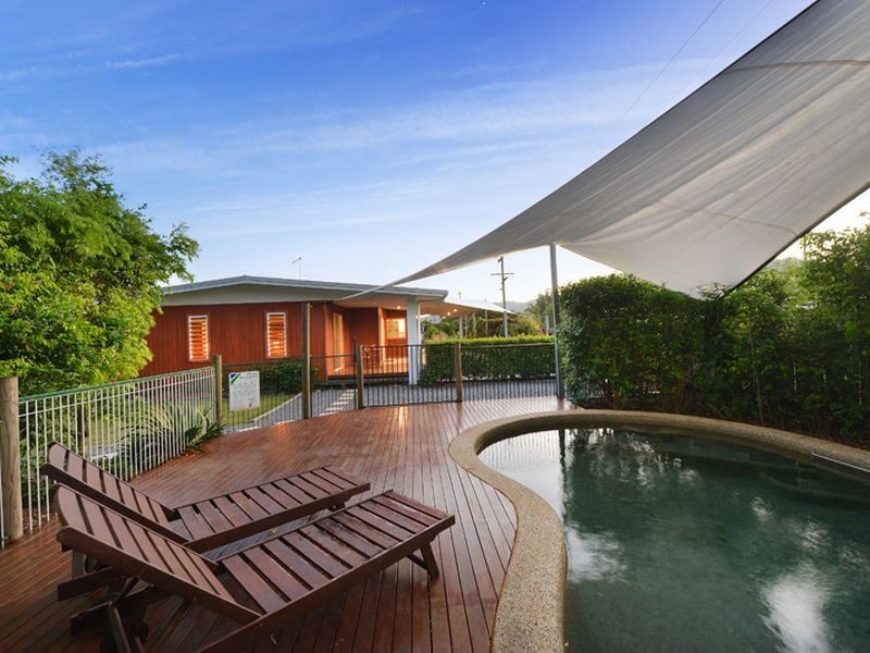 190 Greenslopes Street, Edge Hill QLD 4870