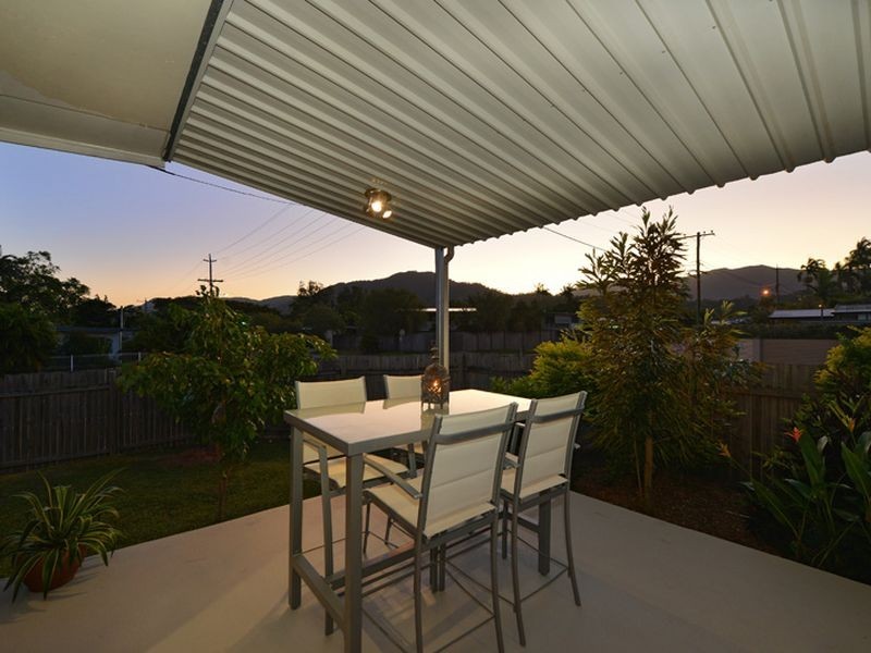 190 Greenslopes Street, Edge Hill QLD 4870