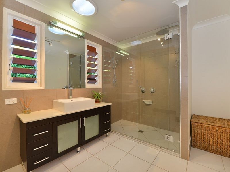190 Greenslopes Street, Edge Hill QLD 4870