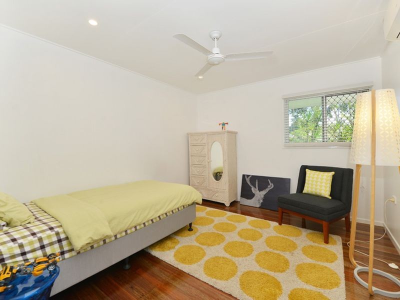 270 Buchan Street, Westcourt QLD 4870