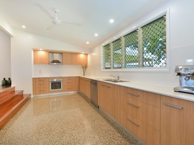270 Buchan Street, Westcourt QLD 4870