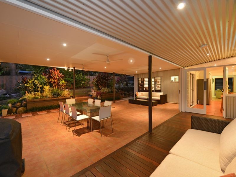 15 Avon Street, Stratford QLD 4870