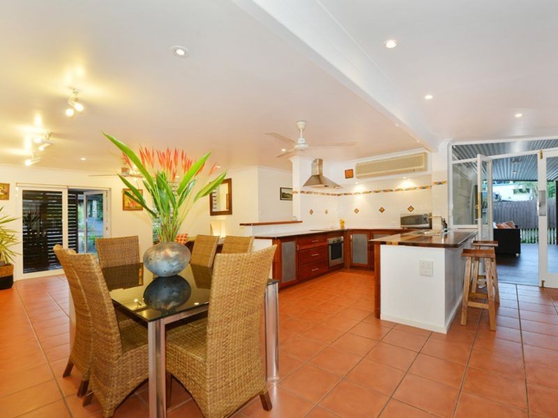 15 Avon Street, Stratford QLD 4870