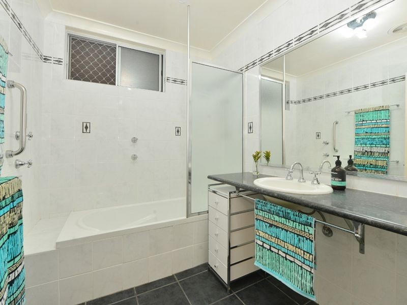 15 Avon Street, Stratford QLD 4870
