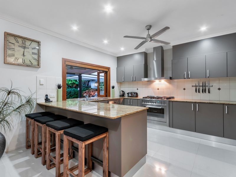 15 Curlewis Close, Brinsmead QLD 4870