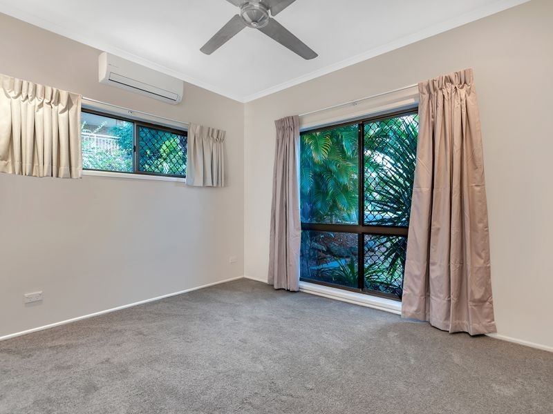 15 Curlewis Close, Brinsmead QLD 4870