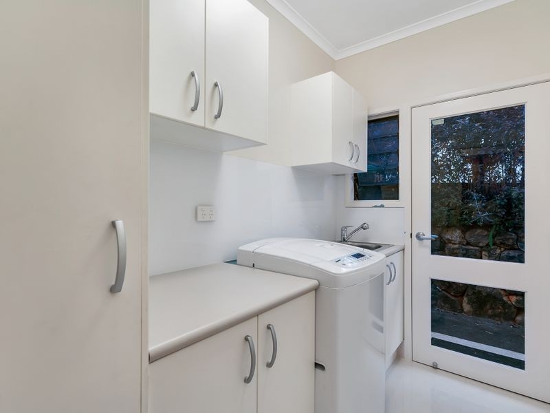 15 Curlewis Close, Brinsmead QLD 4870