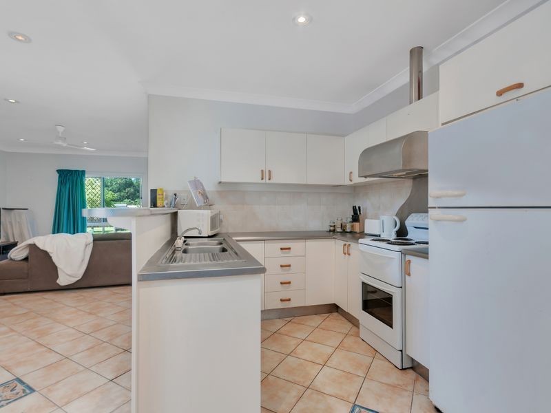 2 Goodfellow Ct, Mooroobool QLD 4870
