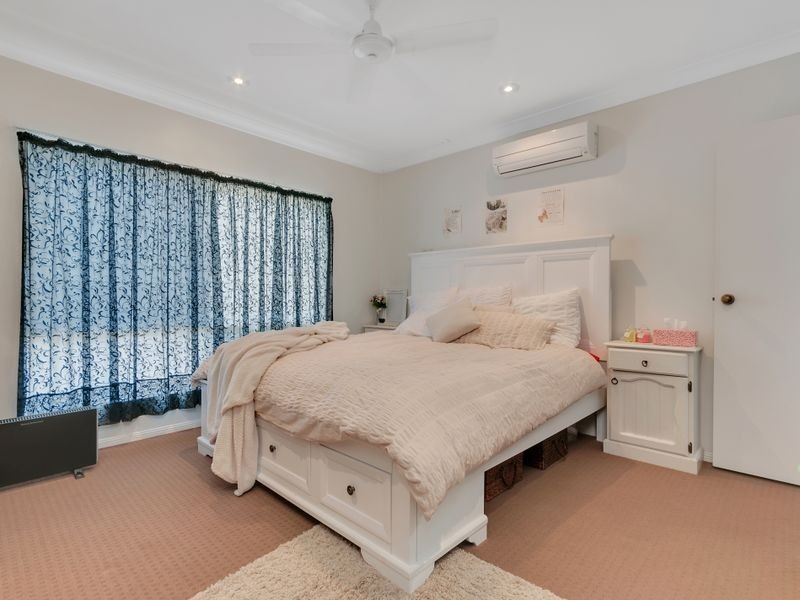 2 Goodfellow Ct, Mooroobool QLD 4870