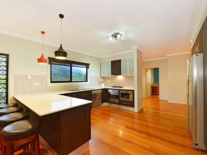 9-11 Stack Close, Redlynch QLD 4870