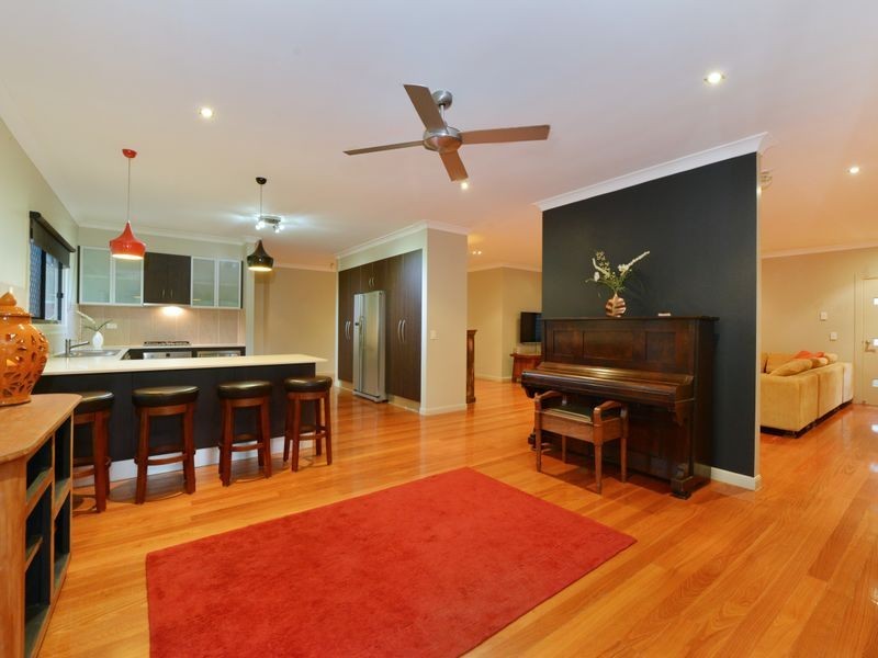 9-11 Stack Close, Redlynch QLD 4870