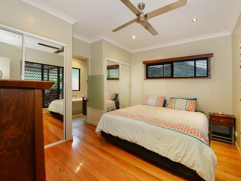 9-11 Stack Close, Redlynch QLD 4870