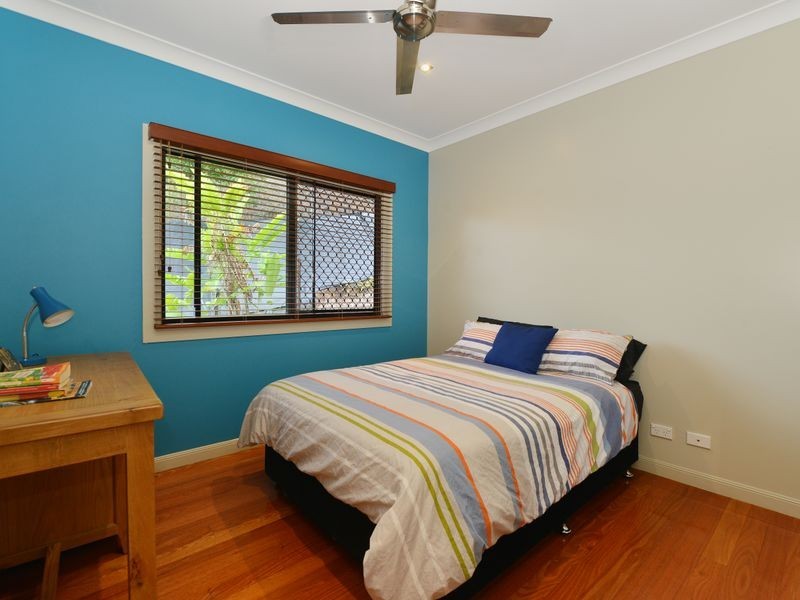 9-11 Stack Close, Redlynch QLD 4870