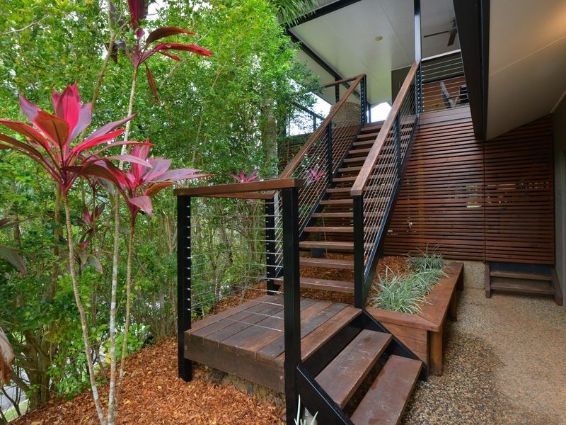 9-11 Stack Close, Redlynch QLD 4870