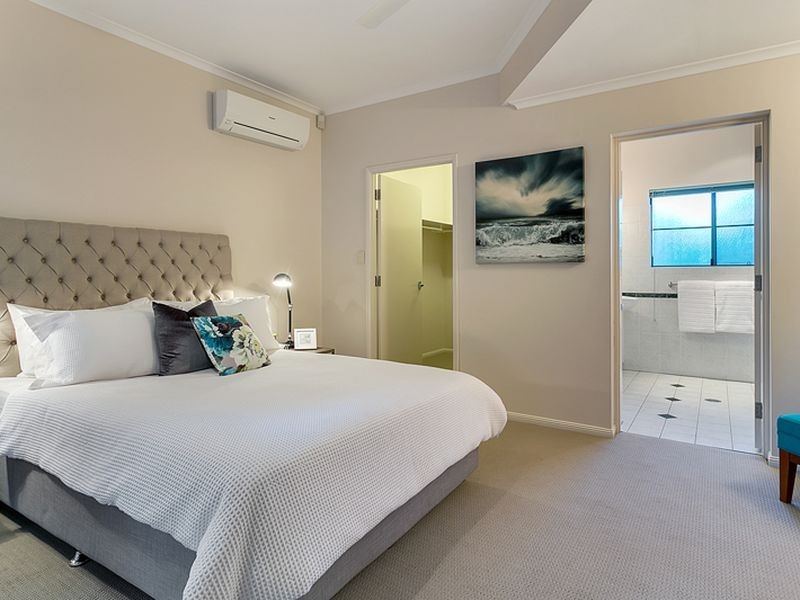 11 Green Avenue, Kewarra Beach QLD 4879