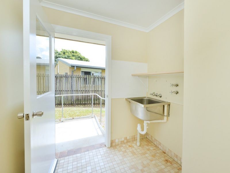 43 Frances Street, Mooroobool QLD 4870