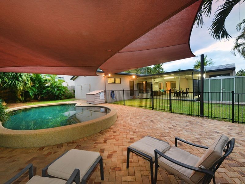 3 Iona Close, Edge Hill QLD 4870